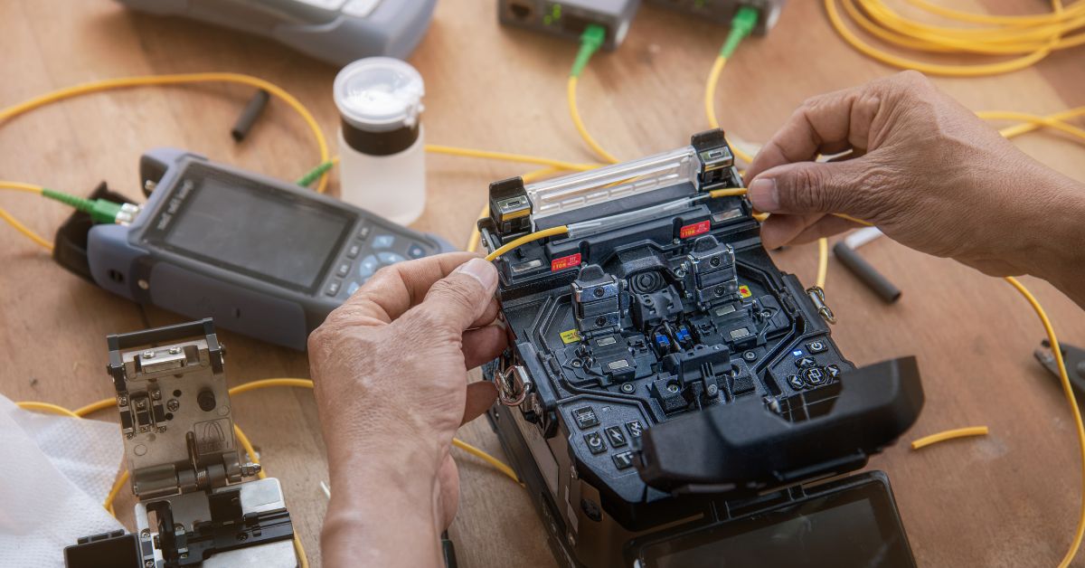 Comparing Single-Mode vs. Multimode Fiber Cable Types
